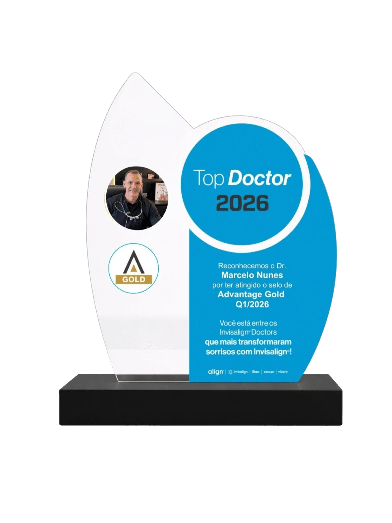 Troféu Invisalign Top Doctor 2026 concedido ao Dr. Marcelo Nunes pela Align Technology